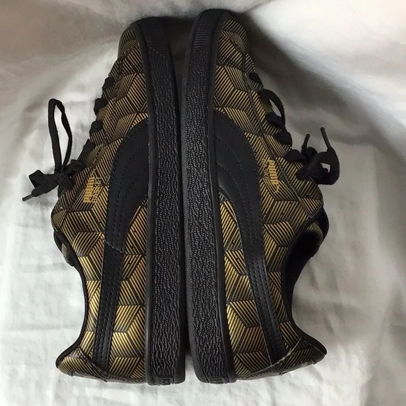 Pumas Women’s Basketball Classic Sneakers - Picture 6 of 12